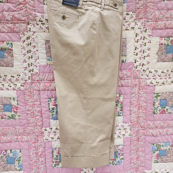 Banana Republic Contoured Fit Capri Pants - Picture 7 of 7